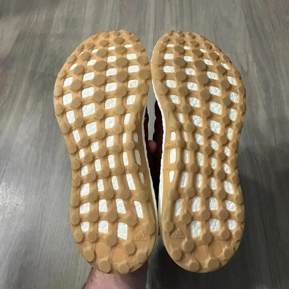 Men's Adidas Pureboost Size 10 Color Maroon - Picture 6 of 7